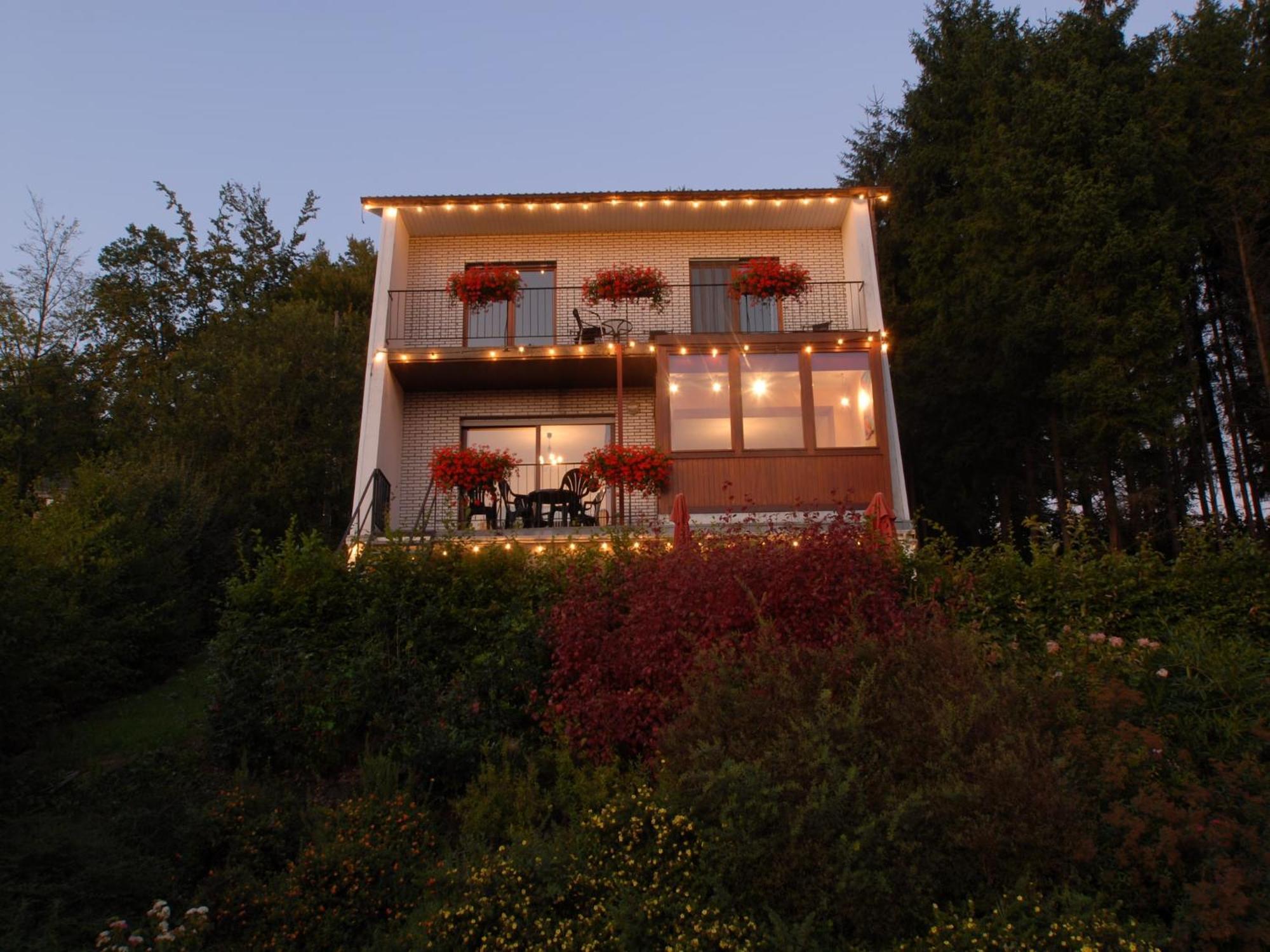 Modish Holiday Home In Waimes With Sauna Buitenkant foto